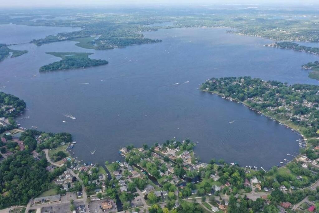 Chain O Lakes Nautical 4Bed 3Bath Waterfront With Bonus Room, Large Deck And Hot Tub Fox Lake Extérieur photo